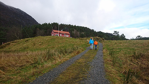 Ved foten av Stordfjellet - Lundarstølen