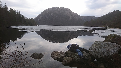 Drikkepause Longåsdalsvatnet