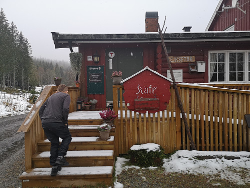 Første stopp denne dagen er på Eiksetra