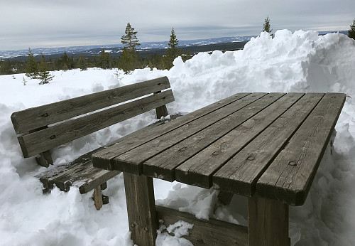 Fortsatt vinter på Stenfjellhytta