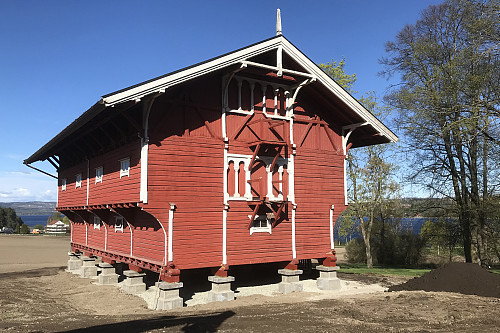 Sundstabburet, et museum med skolegjenstander fra nedlagte skoler på Nes og Helgøya