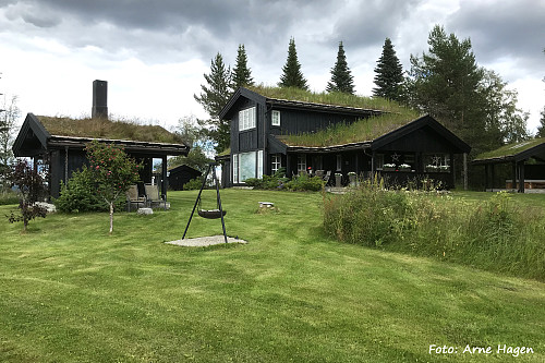 Brunsætra med badestamp/sofakrok og med et lysthus