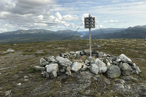 Skardfjellet med Ruten i bakgrunnen