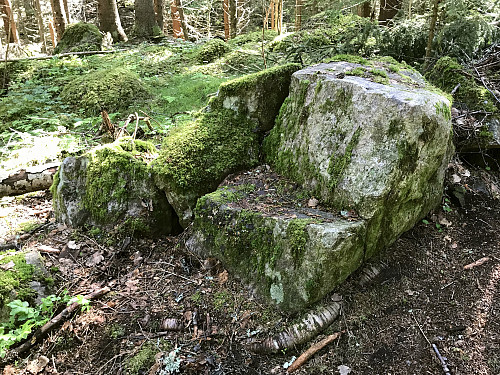 Kvilestenen langs Solbergvegen