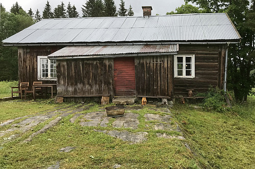 Bolstadbakken har ei lita og ei veldig stor dørhelle