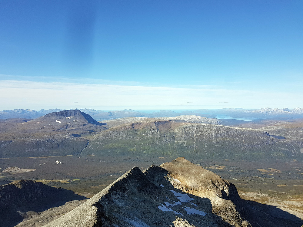 Tromsdalstinden og øyene rundt Tromsø