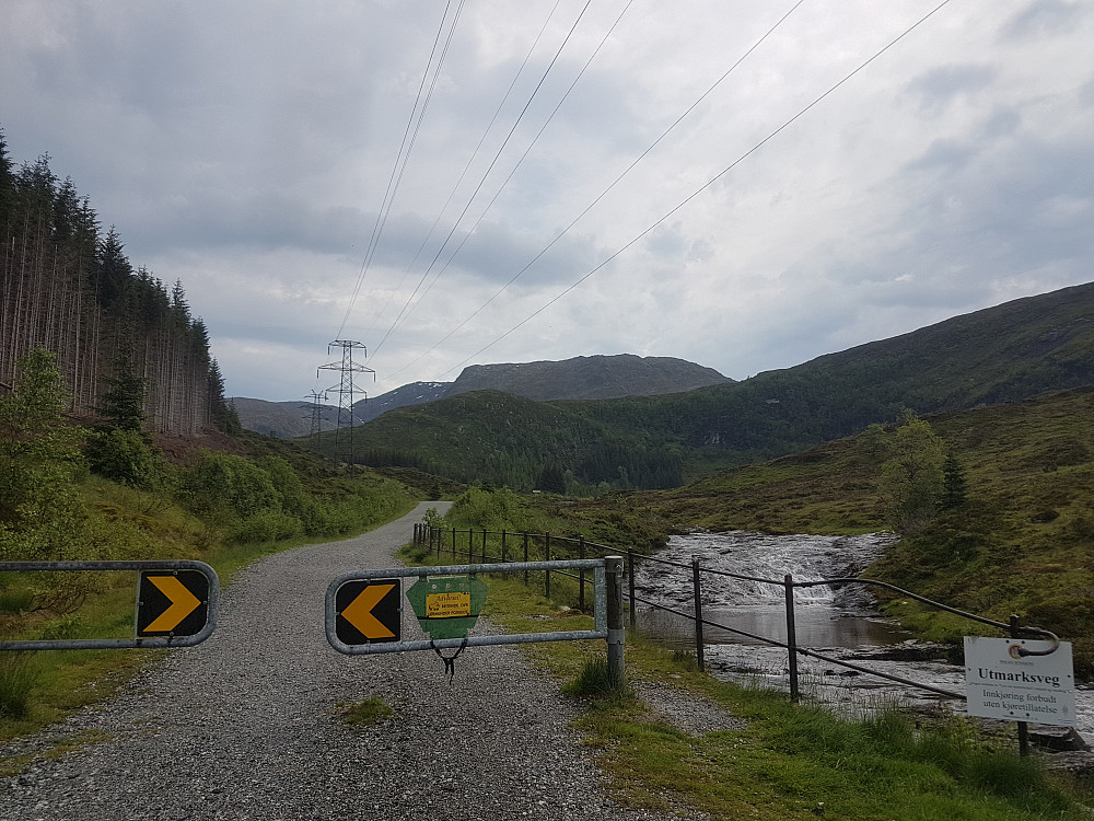 Gullfjelltoppen fra parkeringa