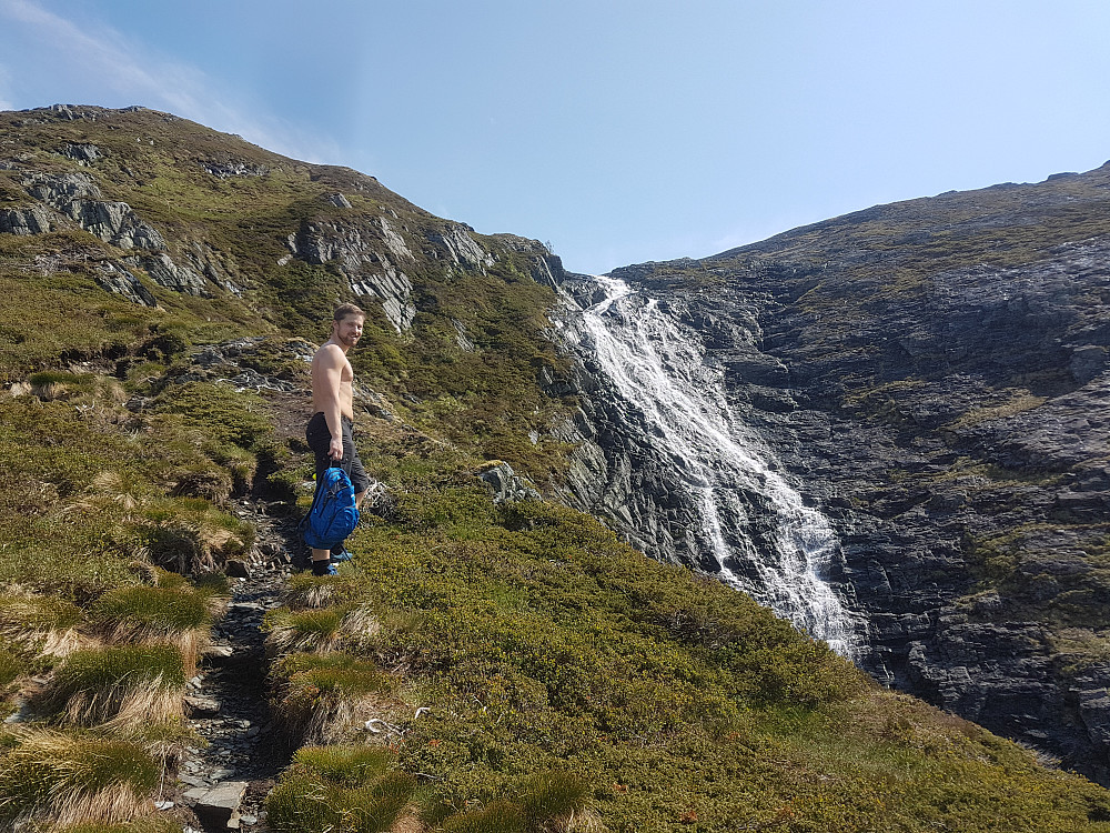 Ulfar og en fin foss
