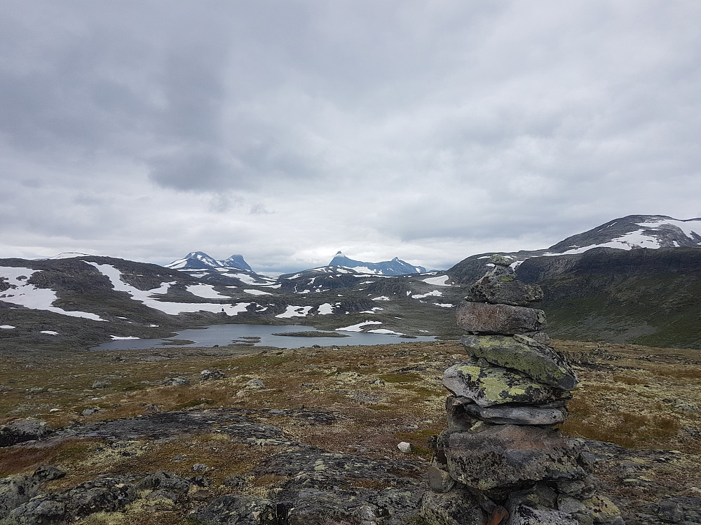 Mot Koldedalstinden og Flaketinden fra toppen