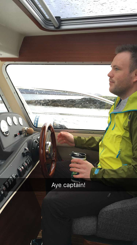 Sveinung kaptein, i ny båt for året. Vi kom trygt både frem og tilbake!