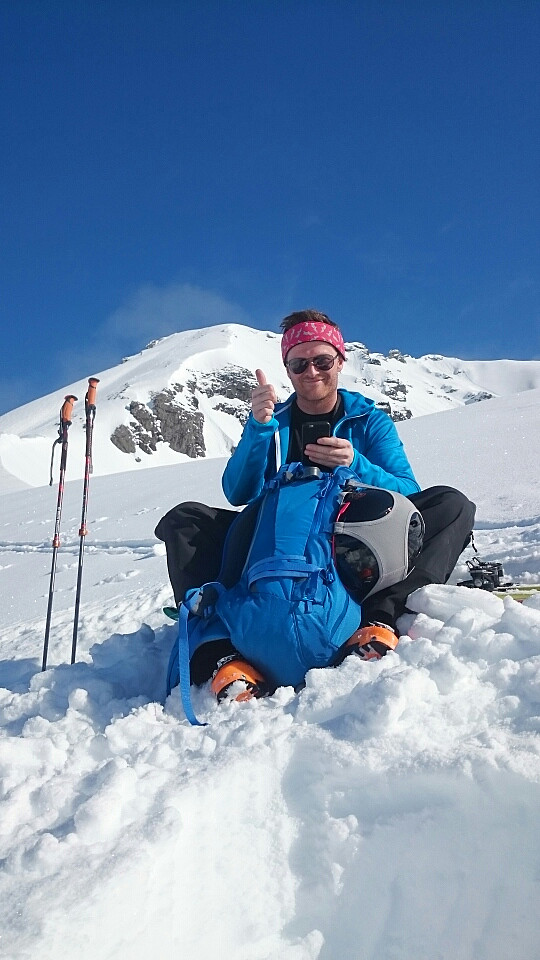 Her har vi en fortjent sjokoladepause før vi skal til på siste etappe som vi ser i bakgrunnen. 