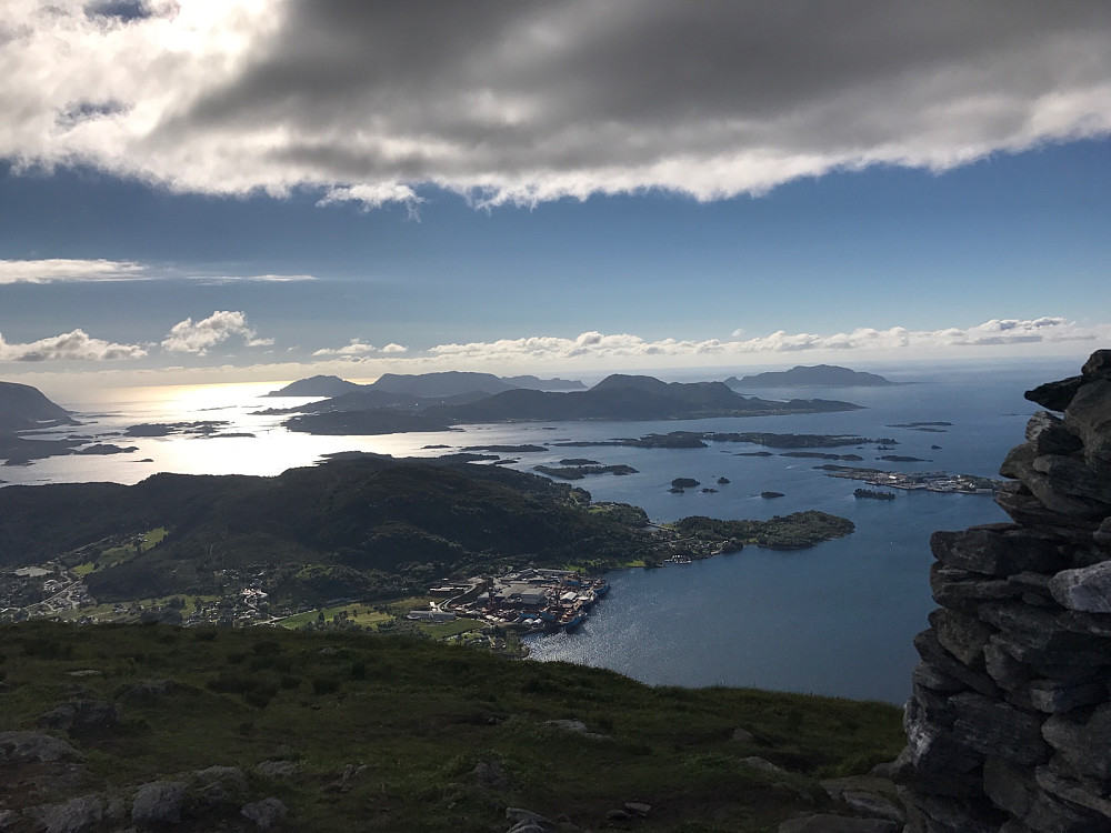 Ok utsikt mot Herøy