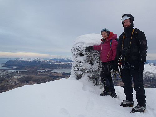 Ylva & Martinpå toppen, etter en tur opp sydrenna.