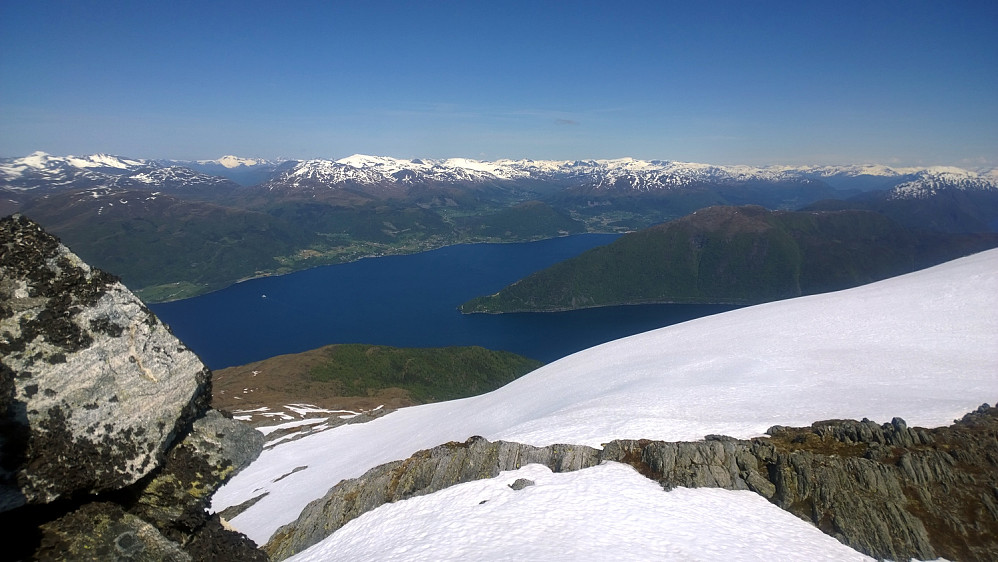 Mot Stårheim / Eidsfjorden.