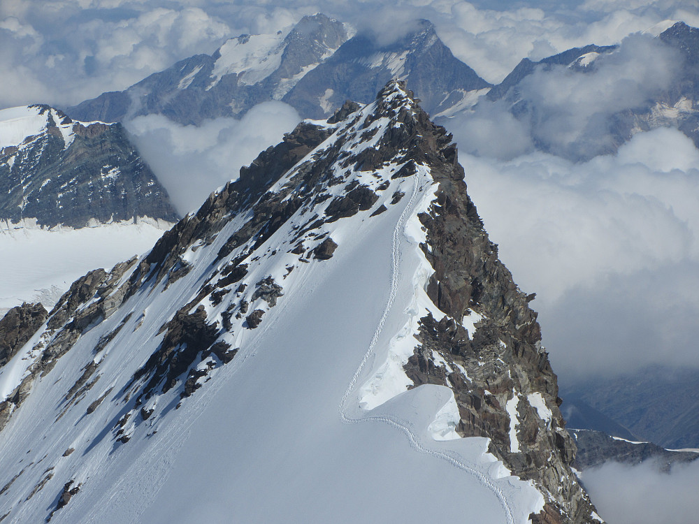 Nordend (4609 moh) sett fra toppen av Dufourspitze