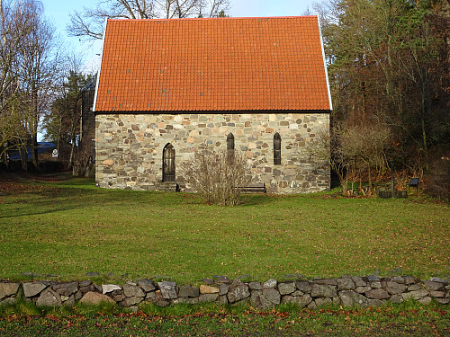 Løvøy kapell, liten middelalderkirke mye brukt til brylluper
