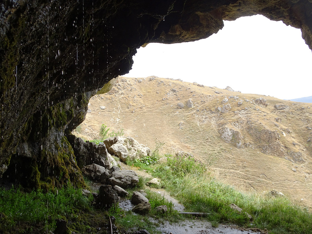 Mye vann kommer i grottene til tross for ellers tørt landskap