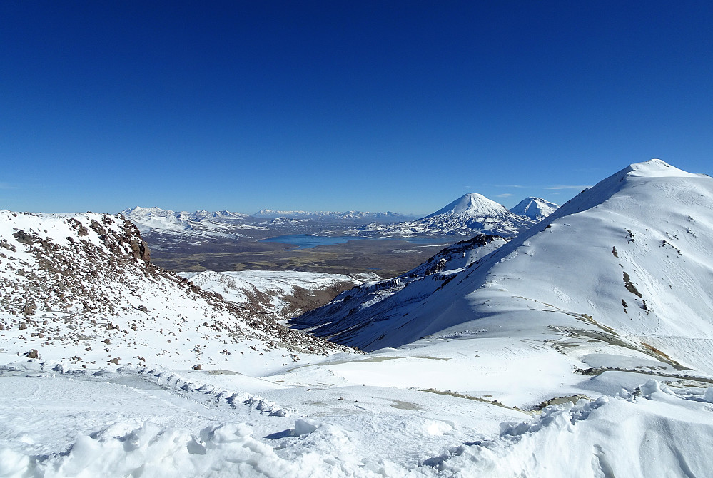 Litt høyere opp, med utsikt mot Chile