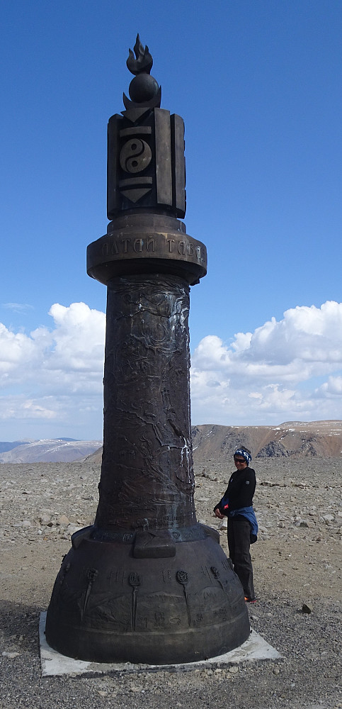 Mongolsk bronsemonument nær grensen