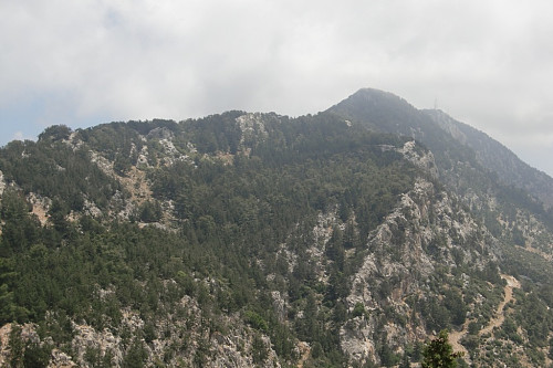 Det høyeste fjellpartiet av den nord-kypriotiske fjellkjeden.