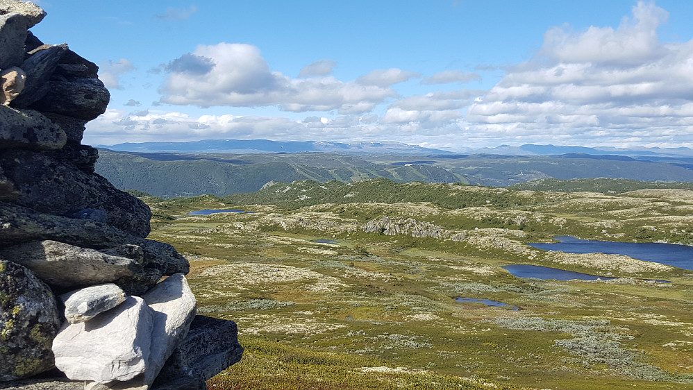 Fra Birgithovda mot nord. Skibakkene på Geilo i bakgrunnen.