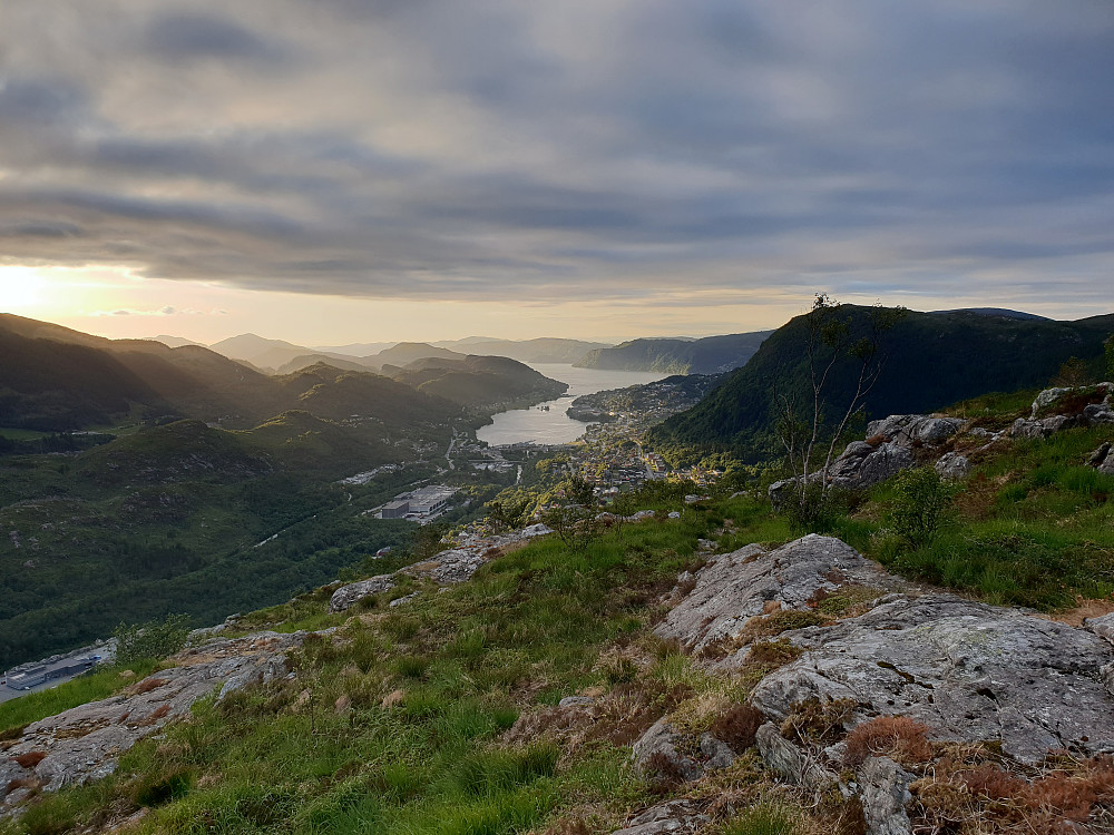 Kveldslys over Indre Arna.