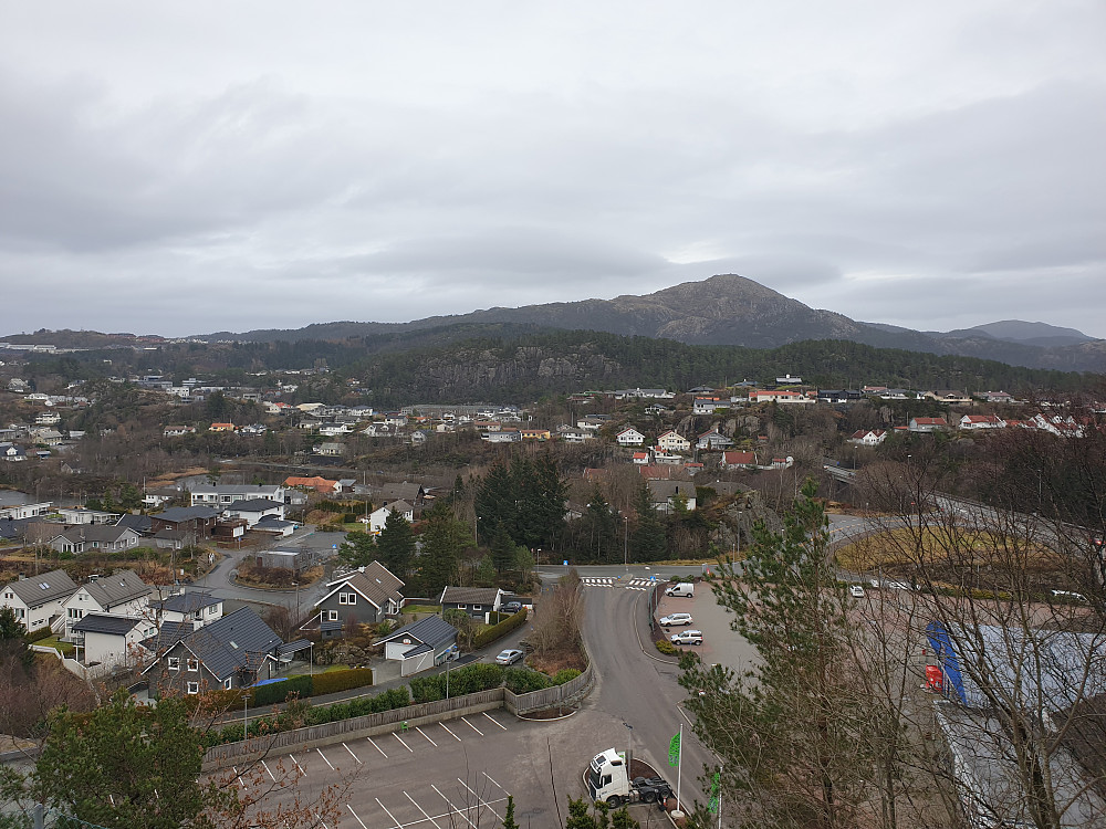 Fra Alvehaugen mot øst og Lyderhorn.