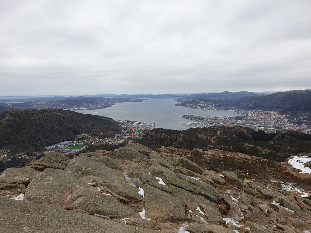 Fra Løvstakken mot nord utover Byfjorden.
