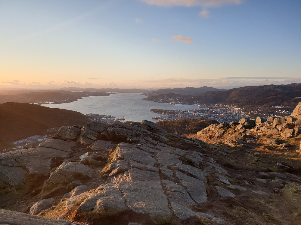 Fra Løvstakken mot nord. Byfjorden i bakgrunnen.