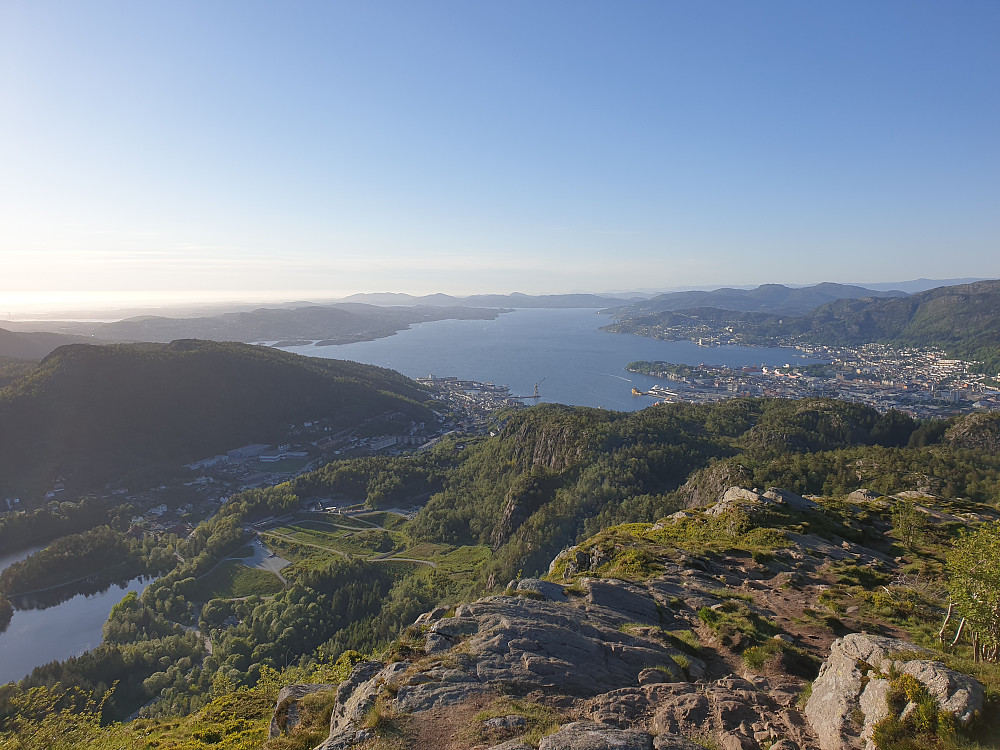 Fra Løvstakken mot nord. Byfjorden i bakgrunnen.