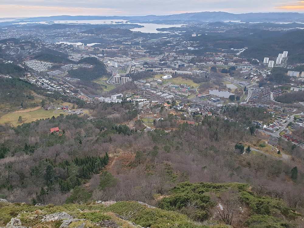 Utsikt mot Fyllingsdalen på vei til Løvstakken.