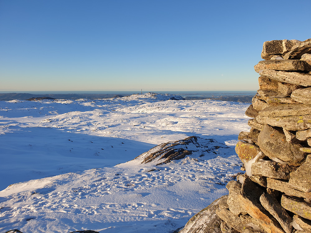 Fra Byfjellenes høyeste punkt mot vest og Ulriken.