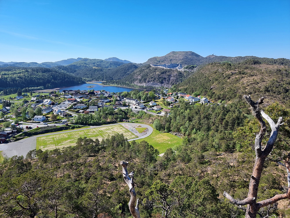 På vei opp til Spåkefjellet. Hetlebakksåta til høyre.