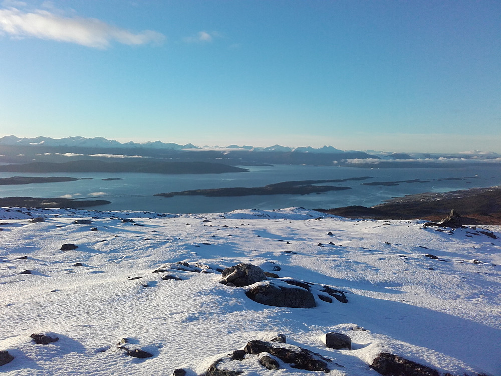 Flott utsikt fra Lønsetfjellet i dag.