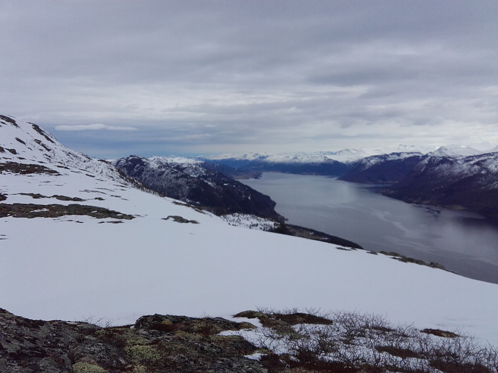 Buviknakken med utsikt til Ranvika og inn Langfjorden.