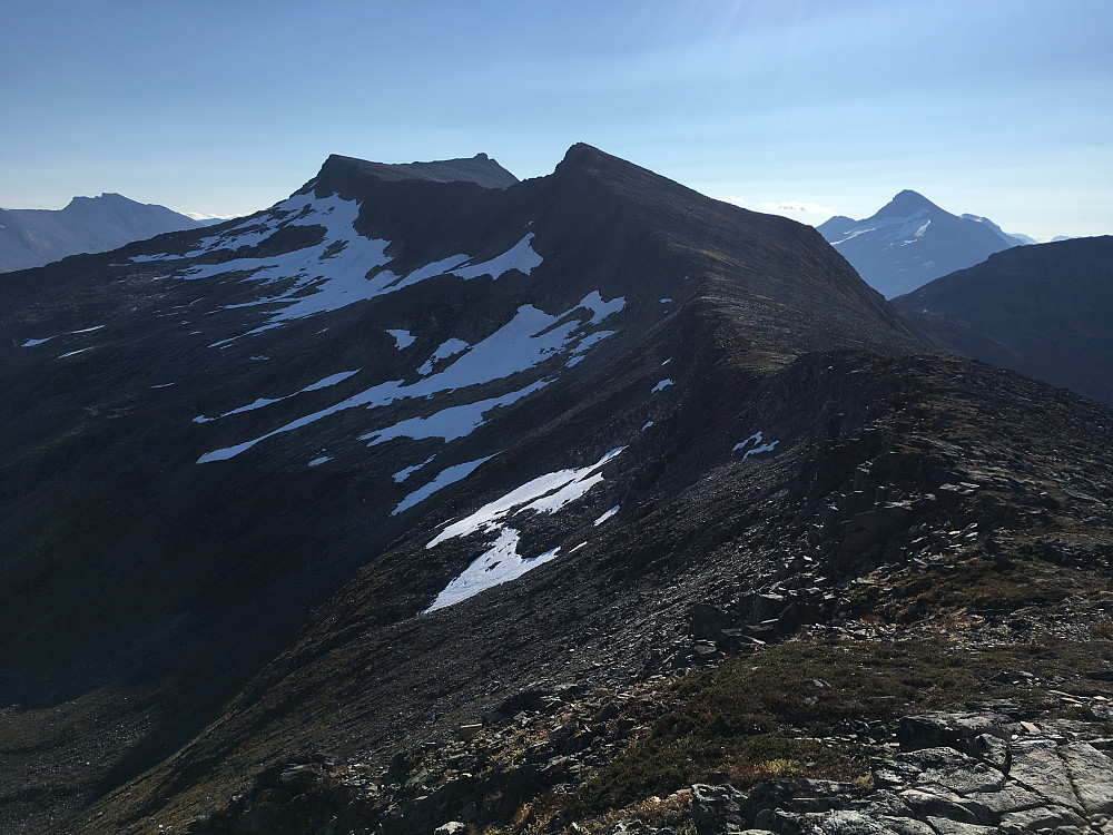 Ryggen fra Blåfjellhytta til Åbittinden.