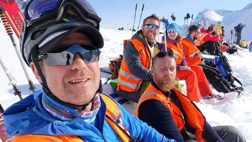 Gruppe 1 klar til aksjon. Alle deltagerne fikk se initialfasen på øvelsen fra orkesterplass før man skred inn i aksjonen. Godt læringsutbytte det.