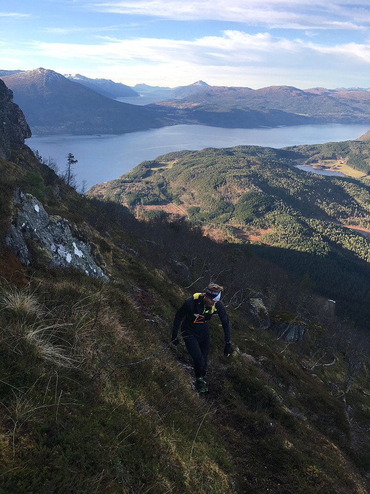 Fin utsikt mot Sunndalsfjorden og Langfjorden. Også fin utsikt alle andre veier�.