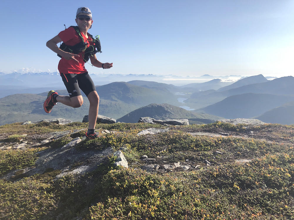 Emil flakser rundt.