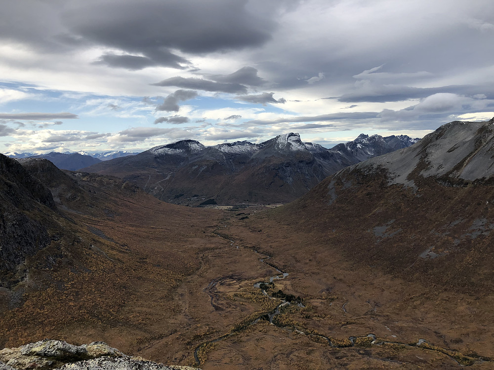 Med mot Overøya.