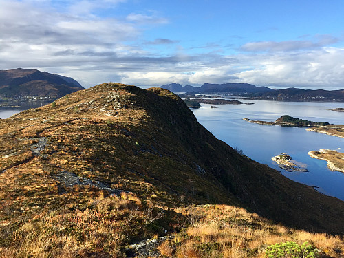 Utsikt mot toppunktet på Røyrafjellet 