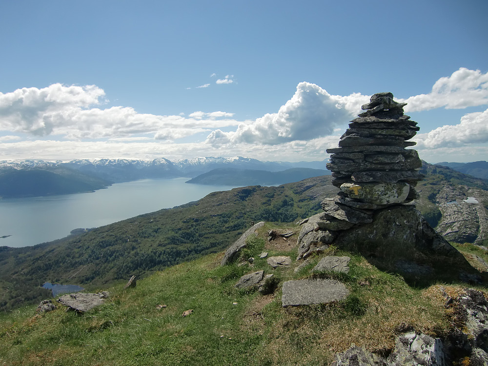 Kråkenos med utsikt mot Hardangerfjorden