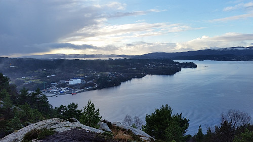 Utsikt mot Grimstad og Grimstadfjorden