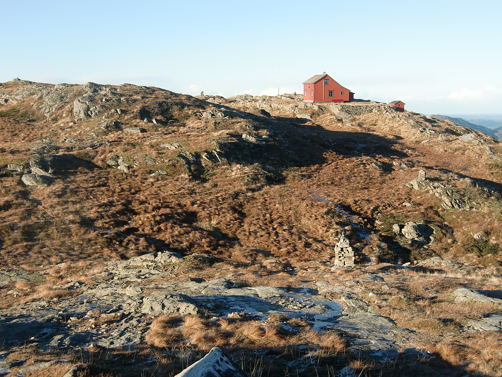 Vikinghytten en fin høstdag. 