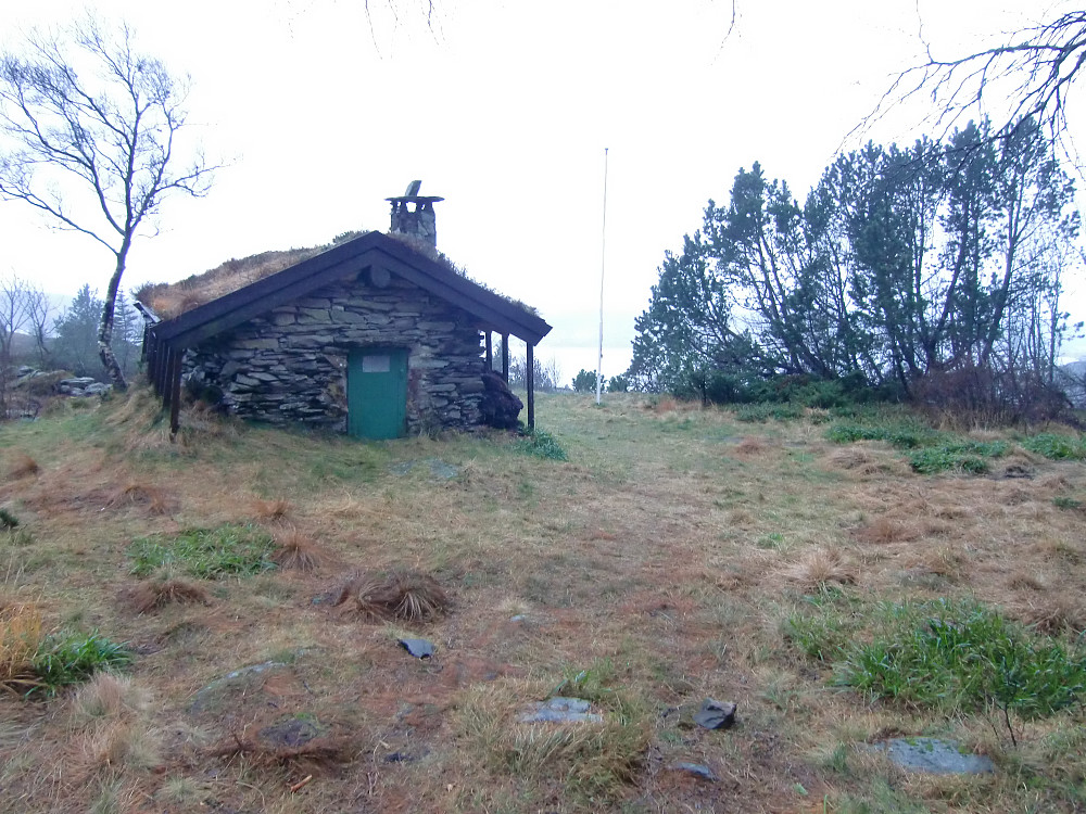 Ankerhytten (Fjeldly) på Sandviksfjellet, ble bygget 1898. Brukes nå av KFUM / KFUK Biskopshavn Kirke