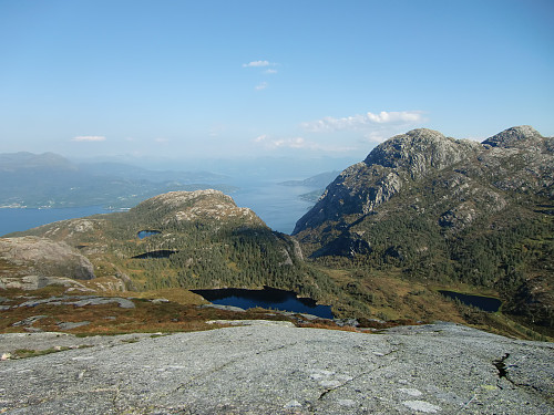 Utsikt fra Storafjell mot toppene Horgane, Gangdalsnuten og Middagsnuten