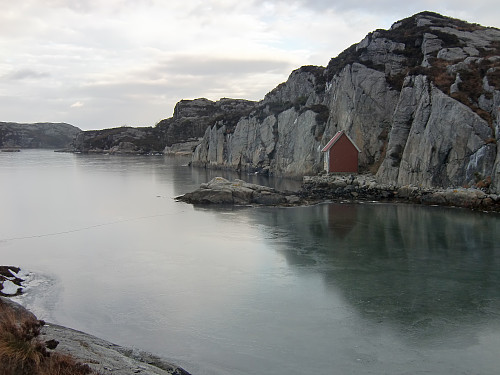 Gammel fiskebu ved Brotet. 