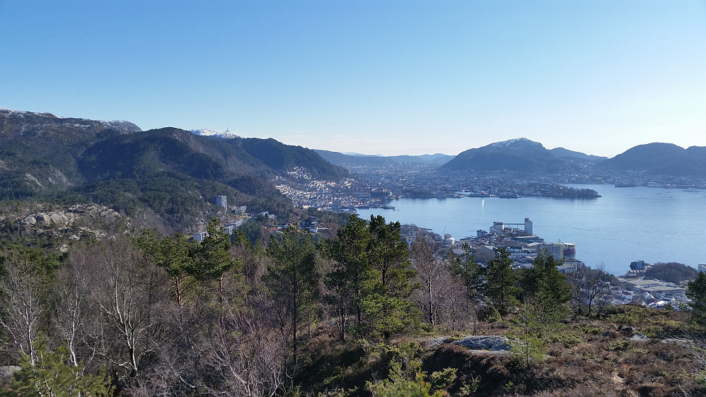 Utsikten fra Ørneberget mot syd med Bergen sentrum 