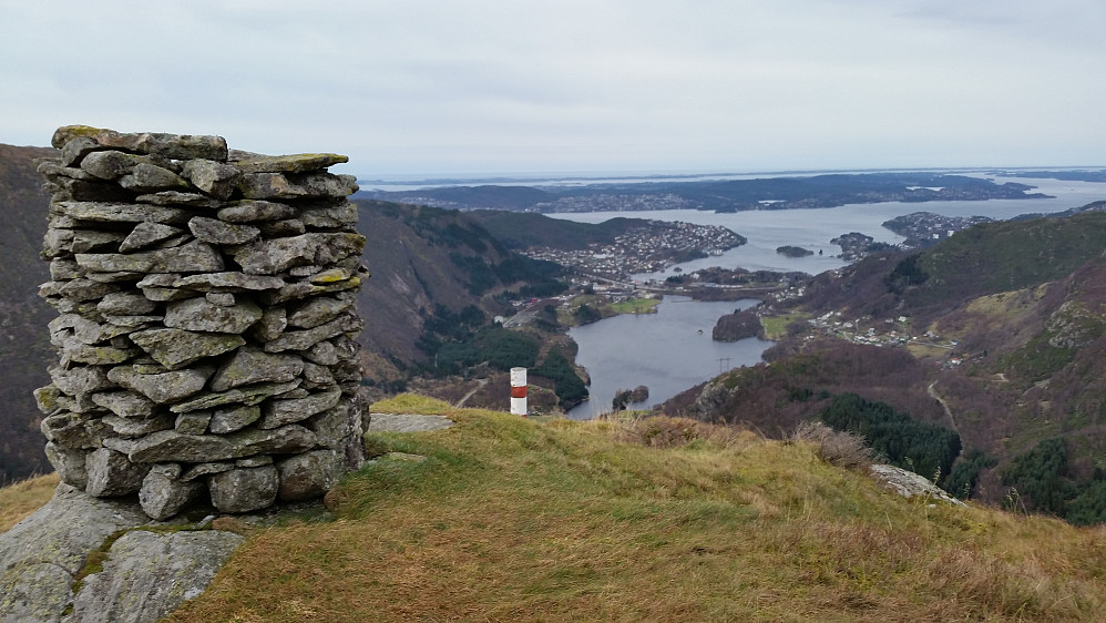 Utsikten fra Ulskebjørnen mot Eidsvæg.