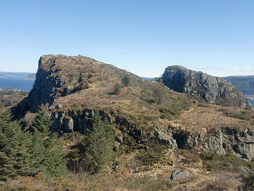 Skjenafjellet med Ørnafjellet bak